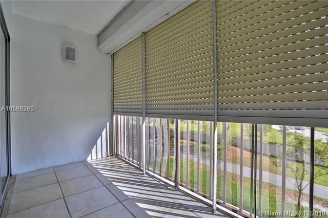 Building Photo - 9180 Fontainebleau Blvd