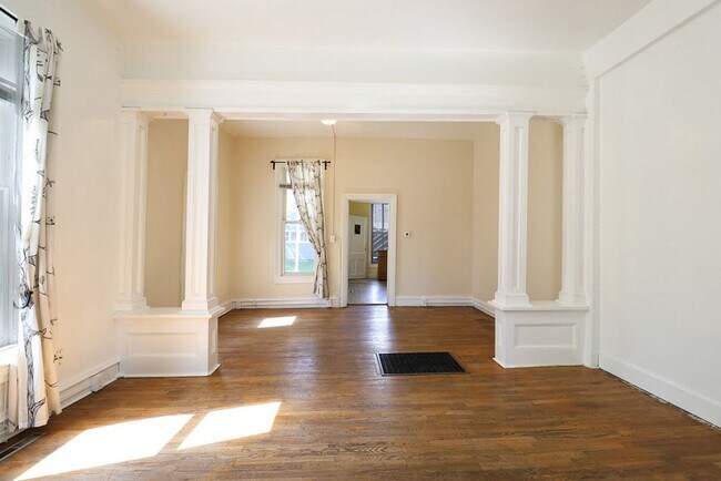 Foto del edificio - 605 Mathews St
