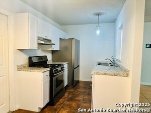 Building Photo - 5139 Sagamore Dr