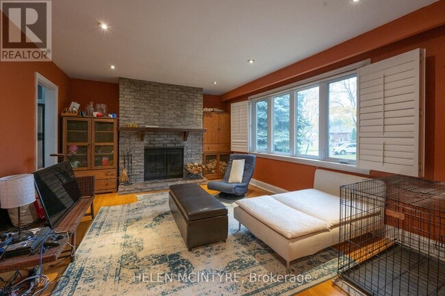 Building Photo - 34 Dunning Crescent