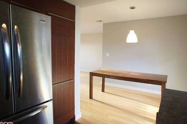 Dining Area - 1020 Ocean Park Blvd