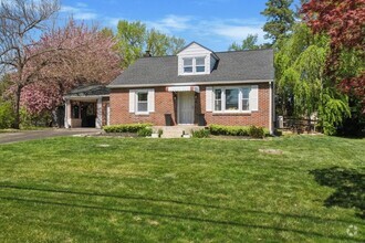 Building Photo - 134 E 7 Stars Rd