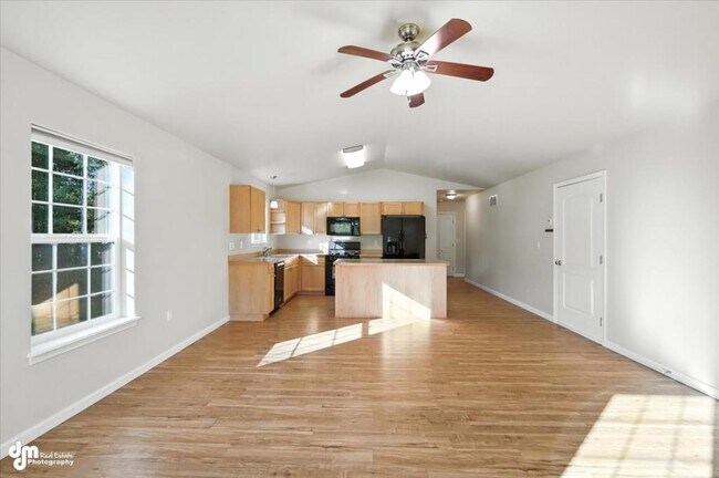 Building Photo - 4866 S Danielle St