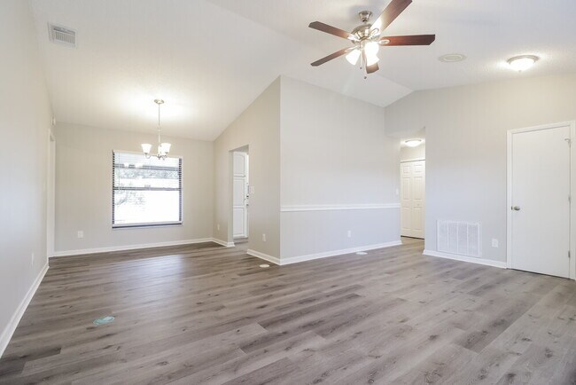 Foto del edificio - 1035 McKinnon Ave