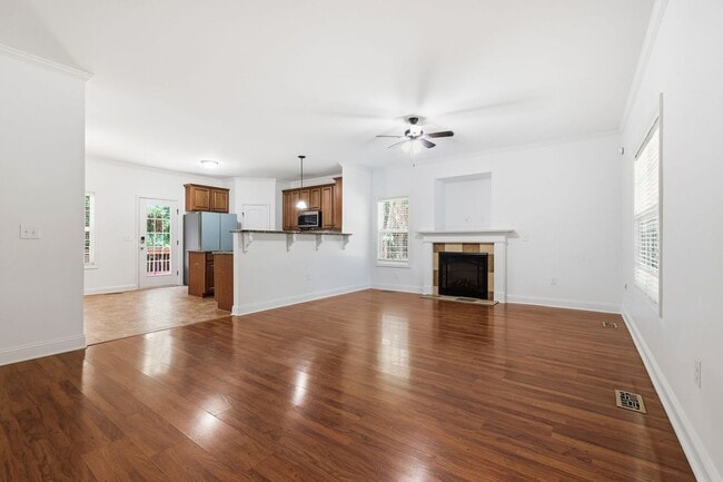 Building Photo - 80 Valor Cir