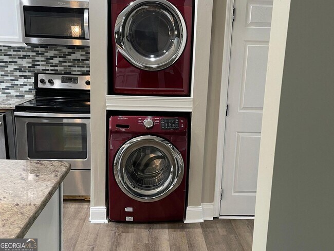 Building Photo - 3191 Abbeywood Dr