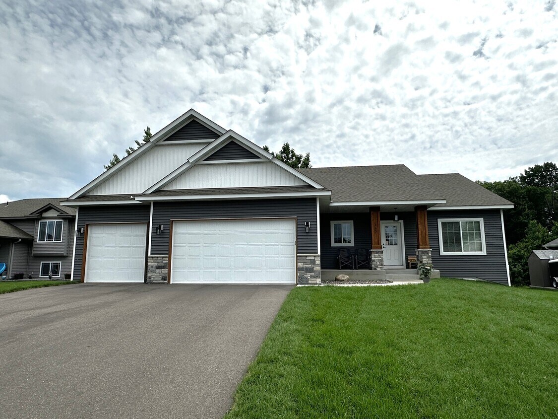 Primary Photo - 465 29th Ct SE