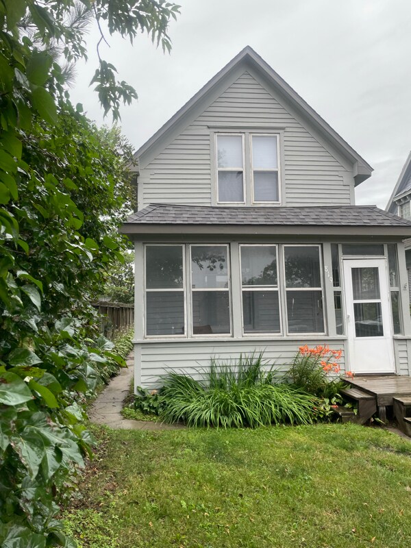 Foto principal - 819 Bemidji Ave N