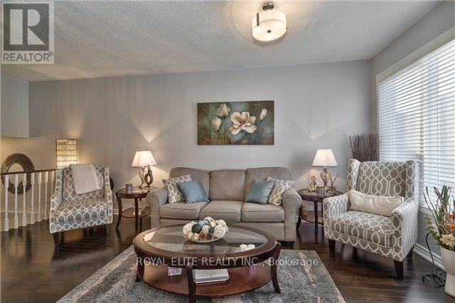 Building Photo - 3883 Stardust Dr