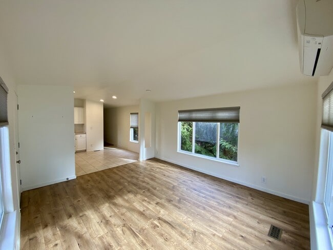 Building Photo - 79 Alder St