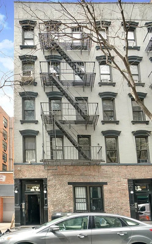 Building Photo - 0 Bleecker St