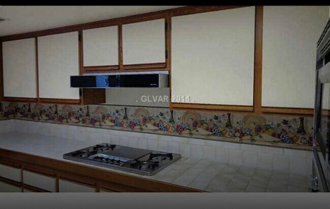 Foto del edificio - 3115 La Mancha Way