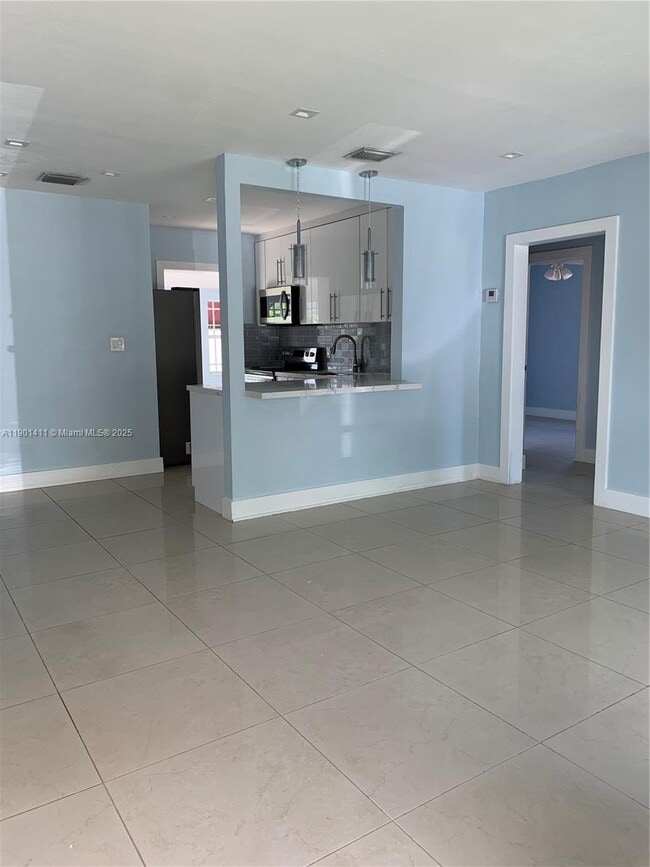 Foto del edificio - 7331 SW 16th St