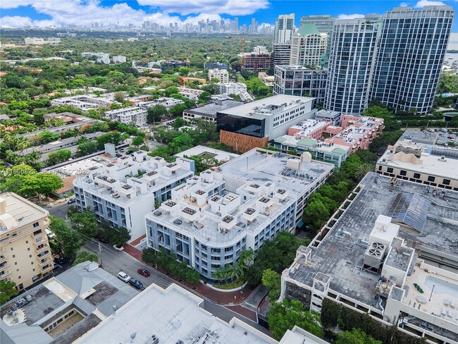 Foto del edificio - 3339 Virginia St