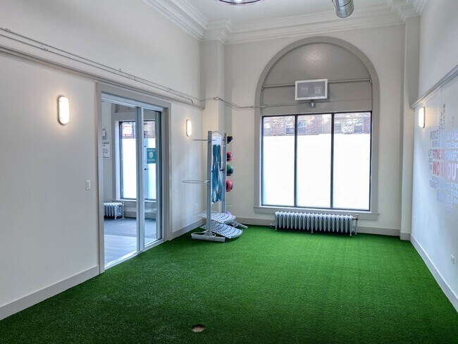 Foto del edificio - 540 W Briar Apartments