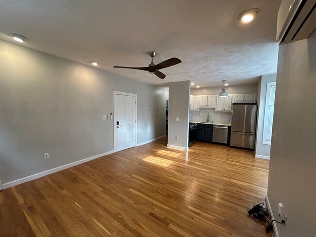 Building Photo - 120 Highland St