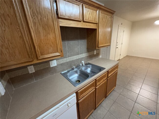 Foto del edificio - 1405 Cinch Dr