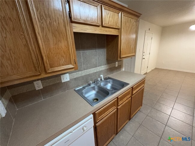 Building Photo - 1405 Cinch Dr