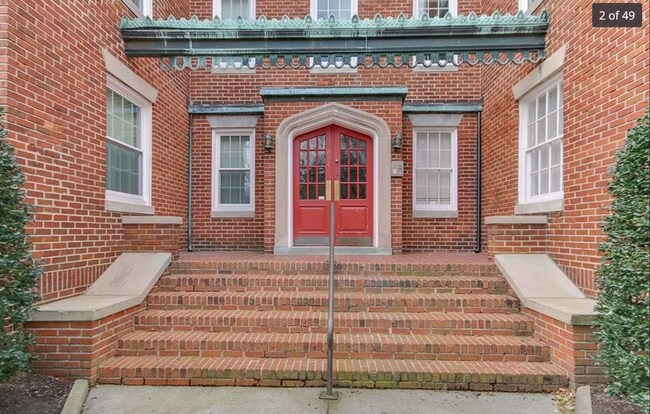 Building Photo - 821 Brandon Ave