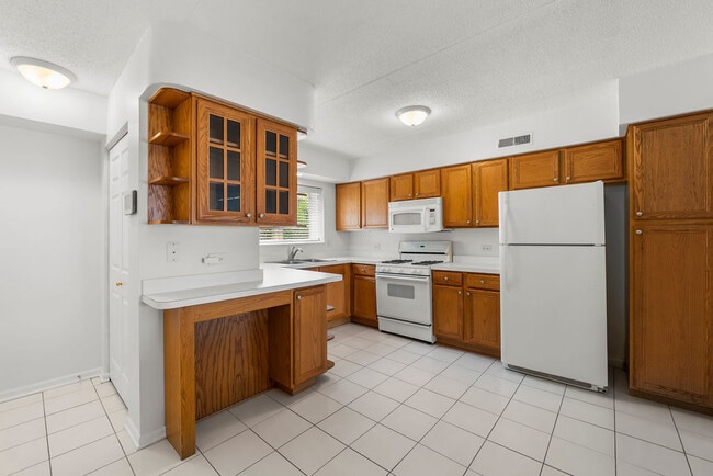 Building Photo - 4710C N Elston Ave