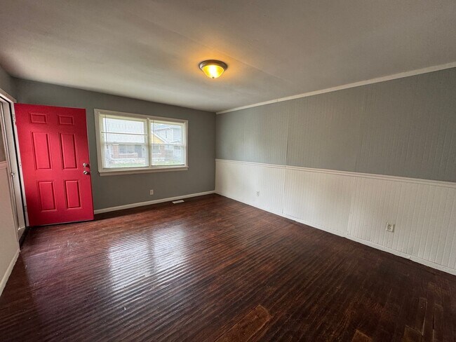 Building Photo - 2841-2843 E 19th Street