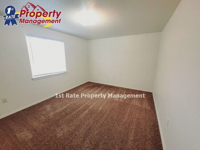 Foto del edificio - 3116 N Esquire Dr