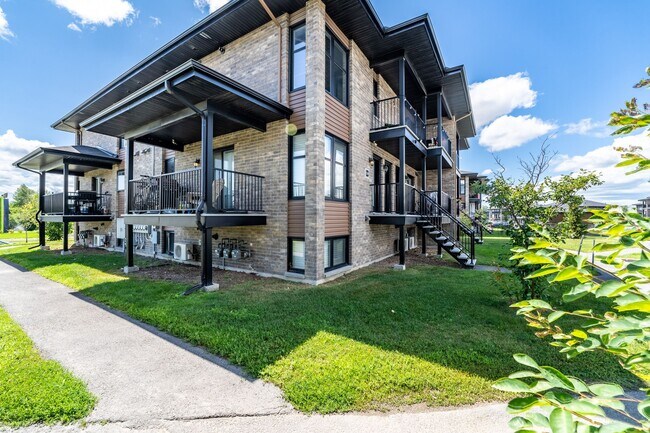 Building Photo - 534 du Plateau Boulevard