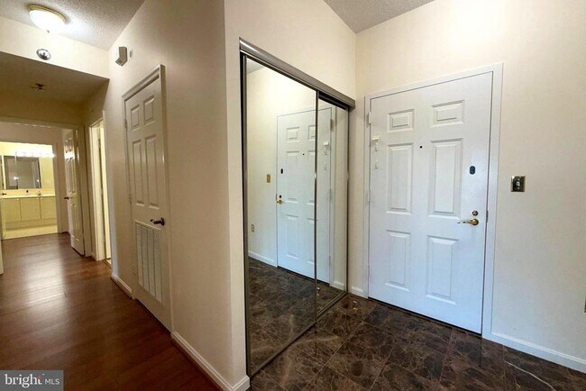 Foto del edificio - 3005 S Leisure World Blvd