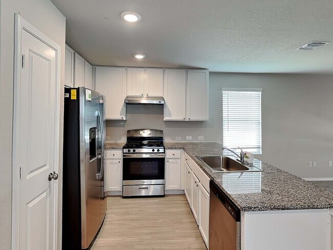 Foto del edificio - 5517 Verdugos Pl