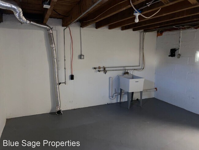 Building Photo - 3 br, 1 bath House - 528 Chester Ave