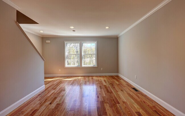 Foto del edificio - 339 Meadowside Rd