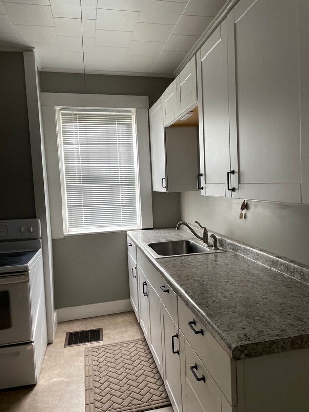 203 E Court St Unit 2, Urbana, OH 43078 Apartments in Urbana, OH