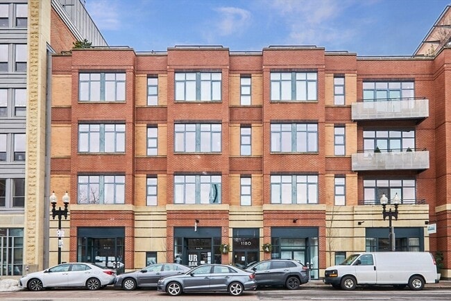 Building Photo - 1180-1200-1200 Washington St