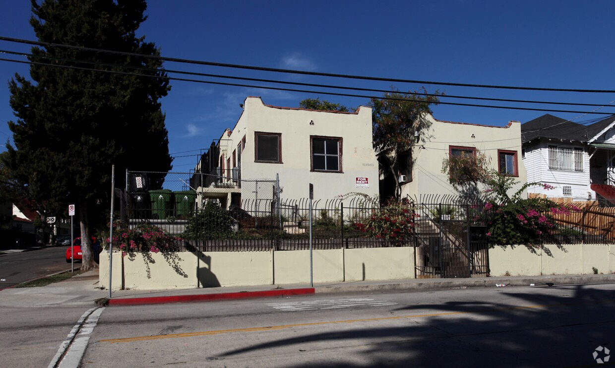 Primary Photo - 1135-1153 Marion Ave
