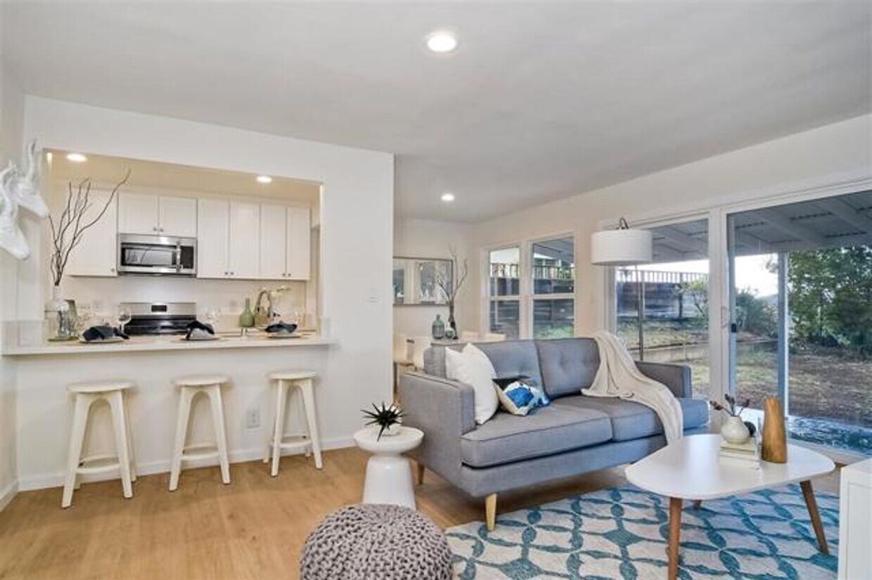 Foto principal - 6856 Newberry St