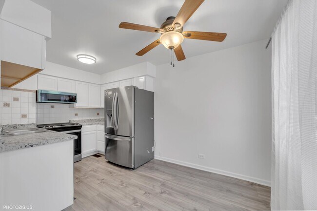 Foto del edificio - 854 Cambridge Pl