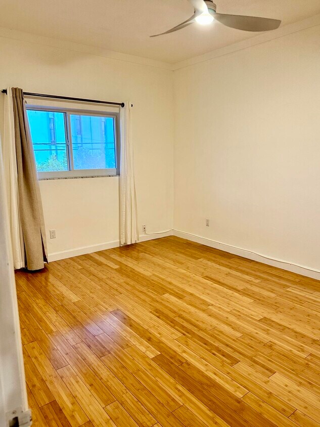 Primary Photo - 733 NW 30th Ct