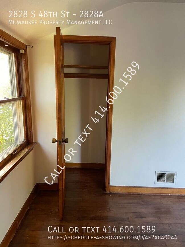 Building Photo - Embrace Life in Cozy Elegance: Your Perfec...