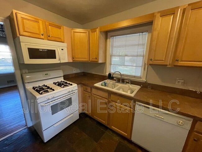 Building Photo - 2855 Monticello Pl