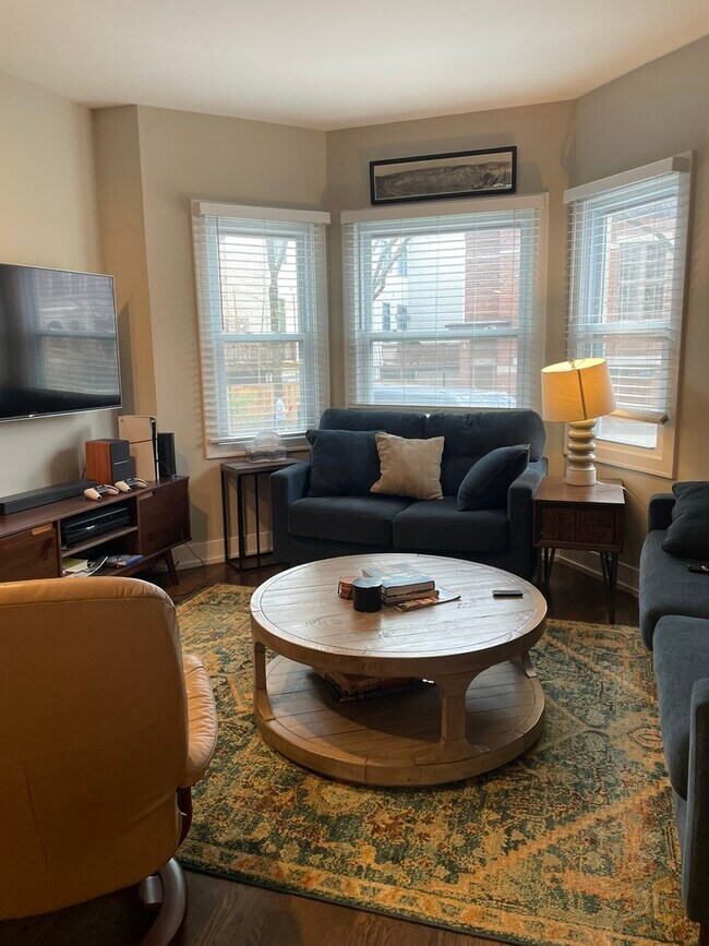 Foto del edificio - 1212 W Henderson St