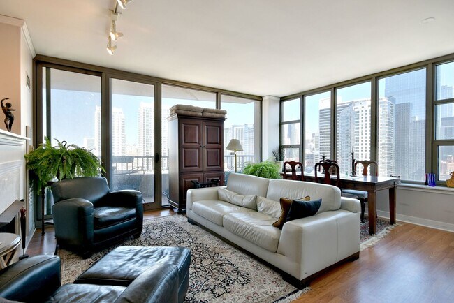 Foto del edificio - 200 N Jefferson St