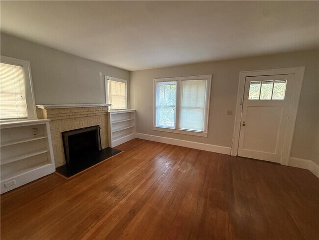 Foto del edificio - 254 Tuttle Ave