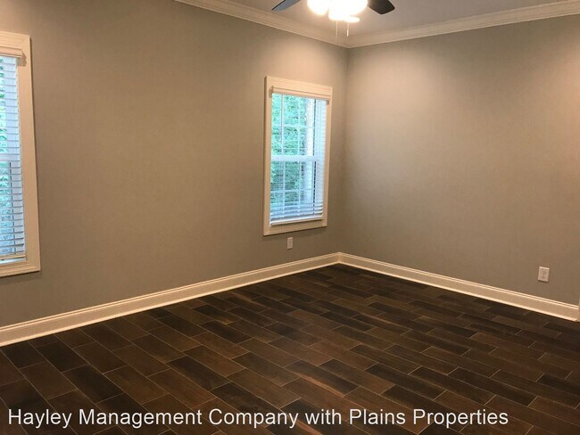 Building Photo - 4 br, 4.5 bath House - 812 Downs Court