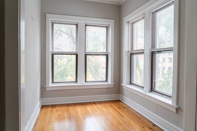 Foto del edificio - Uptown / Ravenswood - Studio - w/ Decorative Fireplace