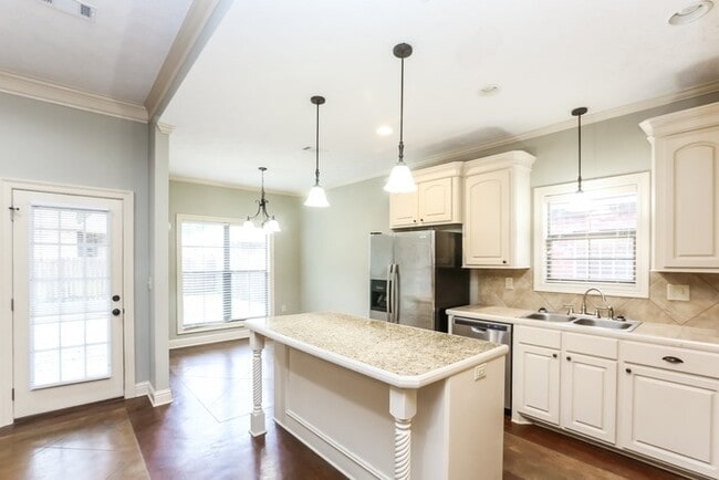 Building Photo - 717 Hartwood Cove