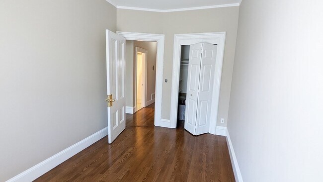 Building Photo - 388 Beacon St