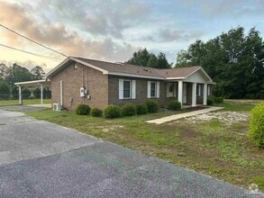 Building Photo - 4560 Woodbine Rd