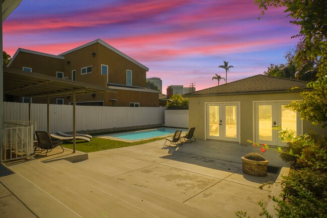 Foto del edificio - 1524 E Mariposa Ave