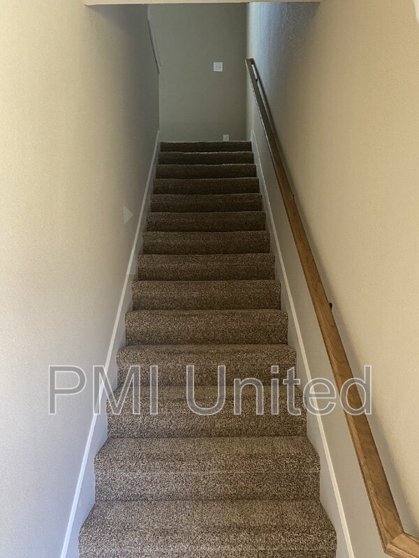 Building Photo - 655 Harvest Moon Dr