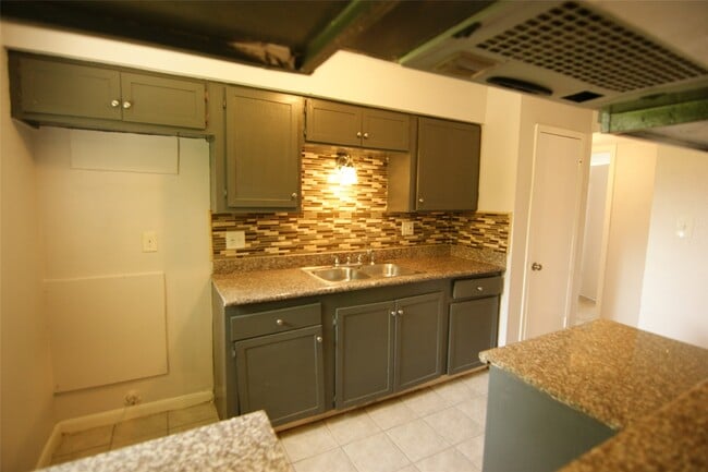 Building Photo - 9711 Courben Ln